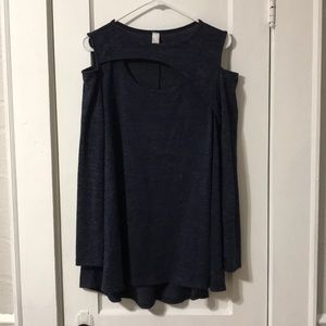 Cold shoulder key hole top